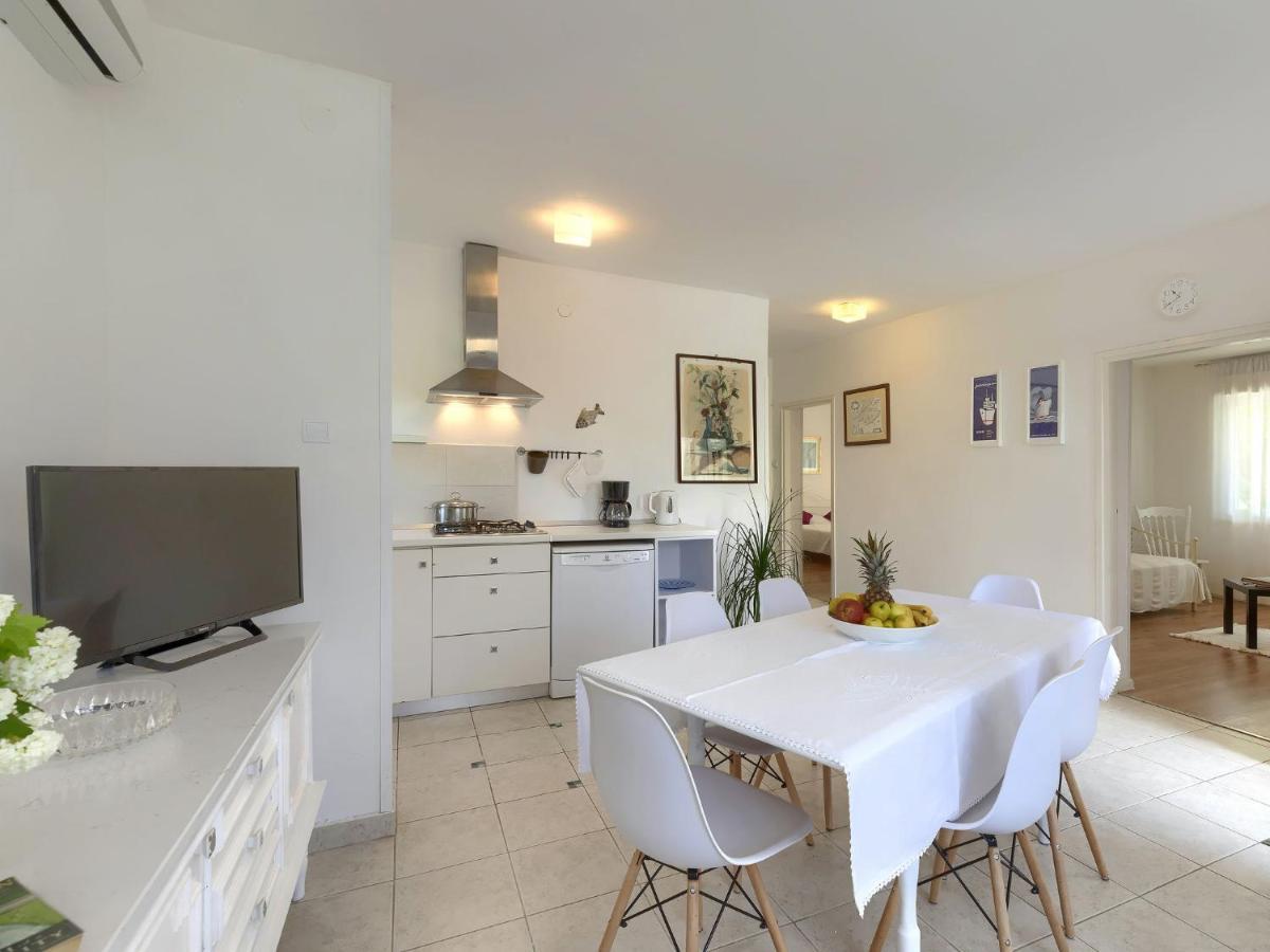 Laura By Interhome Apartment