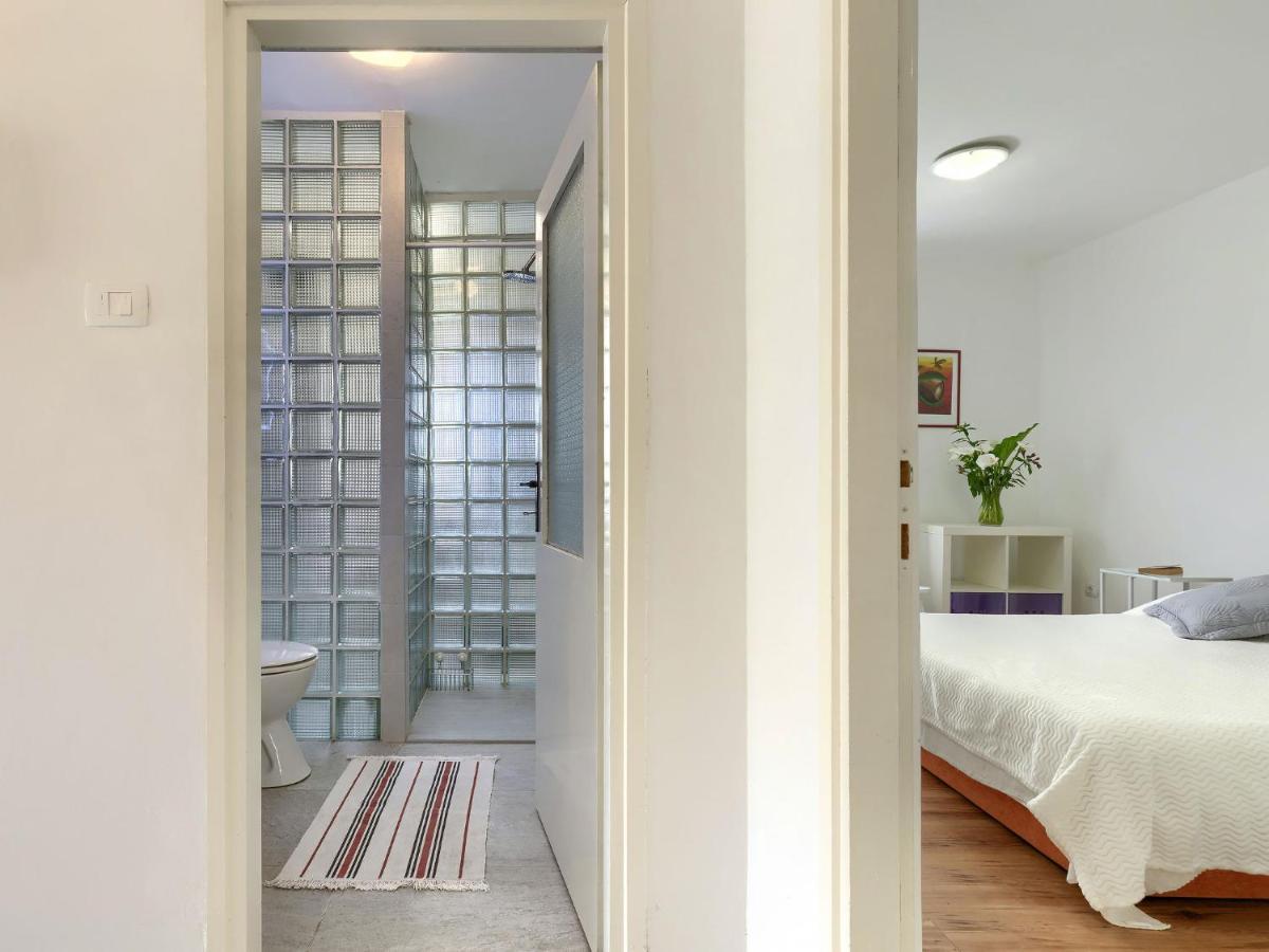 Laura By Interhome * Pula